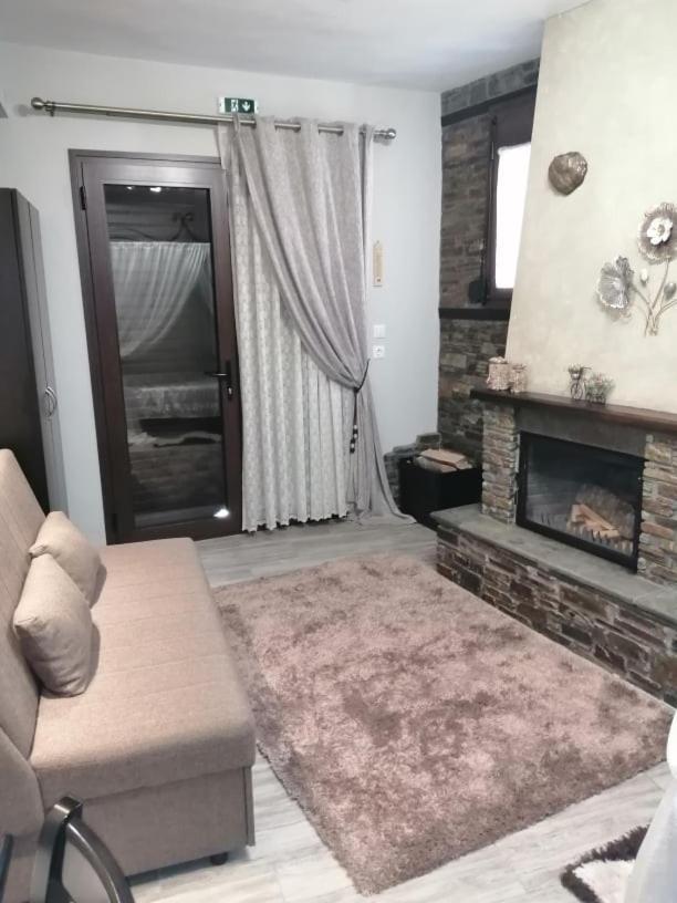 Guesthouse Athanasiou Káto Loutrákion المظهر الخارجي الصورة